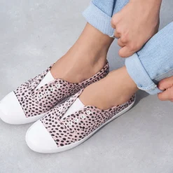 Canvas & Sneakers | Flats^holster LuluBundle-BlushCheetah/Pearl StartofJudge.meCore--><noscript><img width=